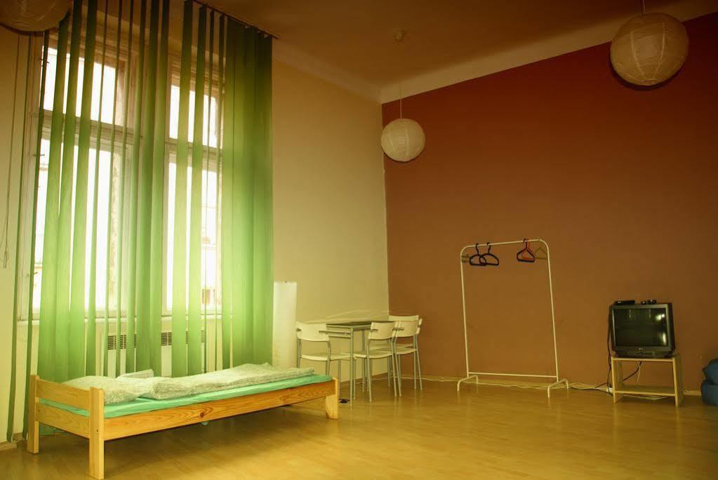Hostel Krakowskie Klimaty Екстер'єр фото