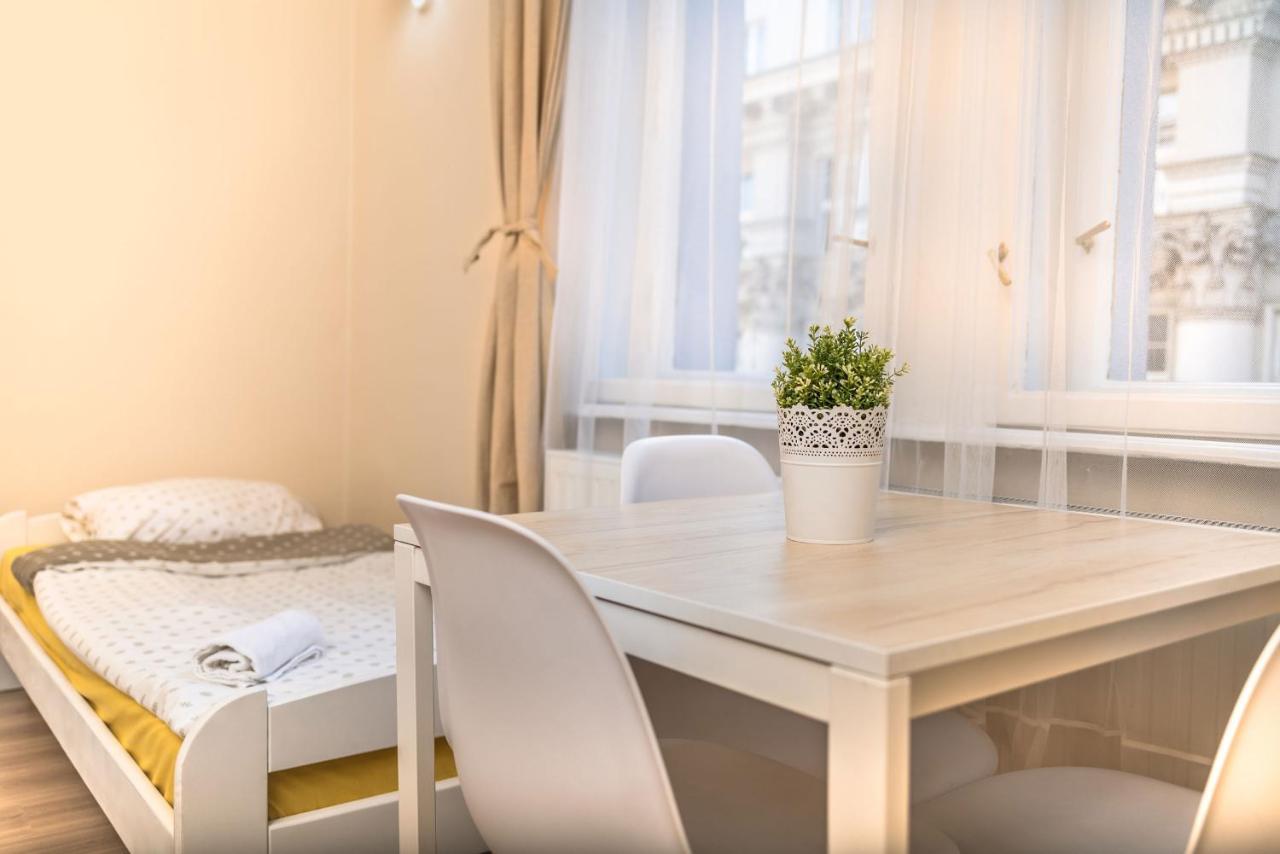 Hostel Krakowskie Klimaty Екстер'єр фото